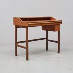 1352 4490 WRITING DESK